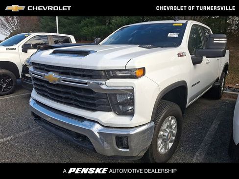 Used 2025 Chevrolet Silverado 2500 LT image 1
