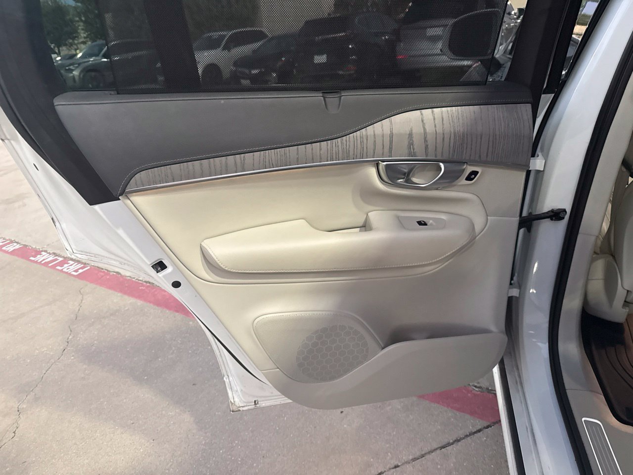 Used 2024 Volvo XC90 T8 Ultimate w/ Protection Package Premier AWD/4WD image 28