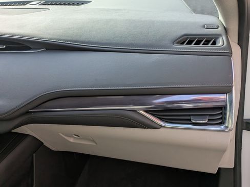 Used 2023 Cadillac XT4 Luxury w/ Driver Awareness Package image 21