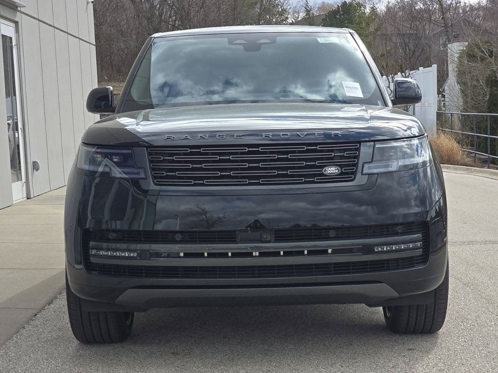 Certified 2026 Land Rover Range Rover SE AWD/4WD image 2