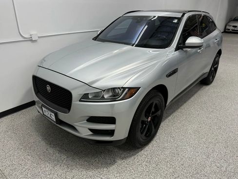 Used 2019 Jaguar F-PACE Premium image 12