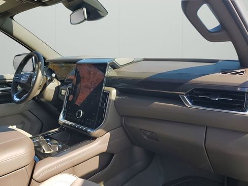 New 2026 GMC Yukon XL Elevation w/ LPO, Floor Liner Package image 14