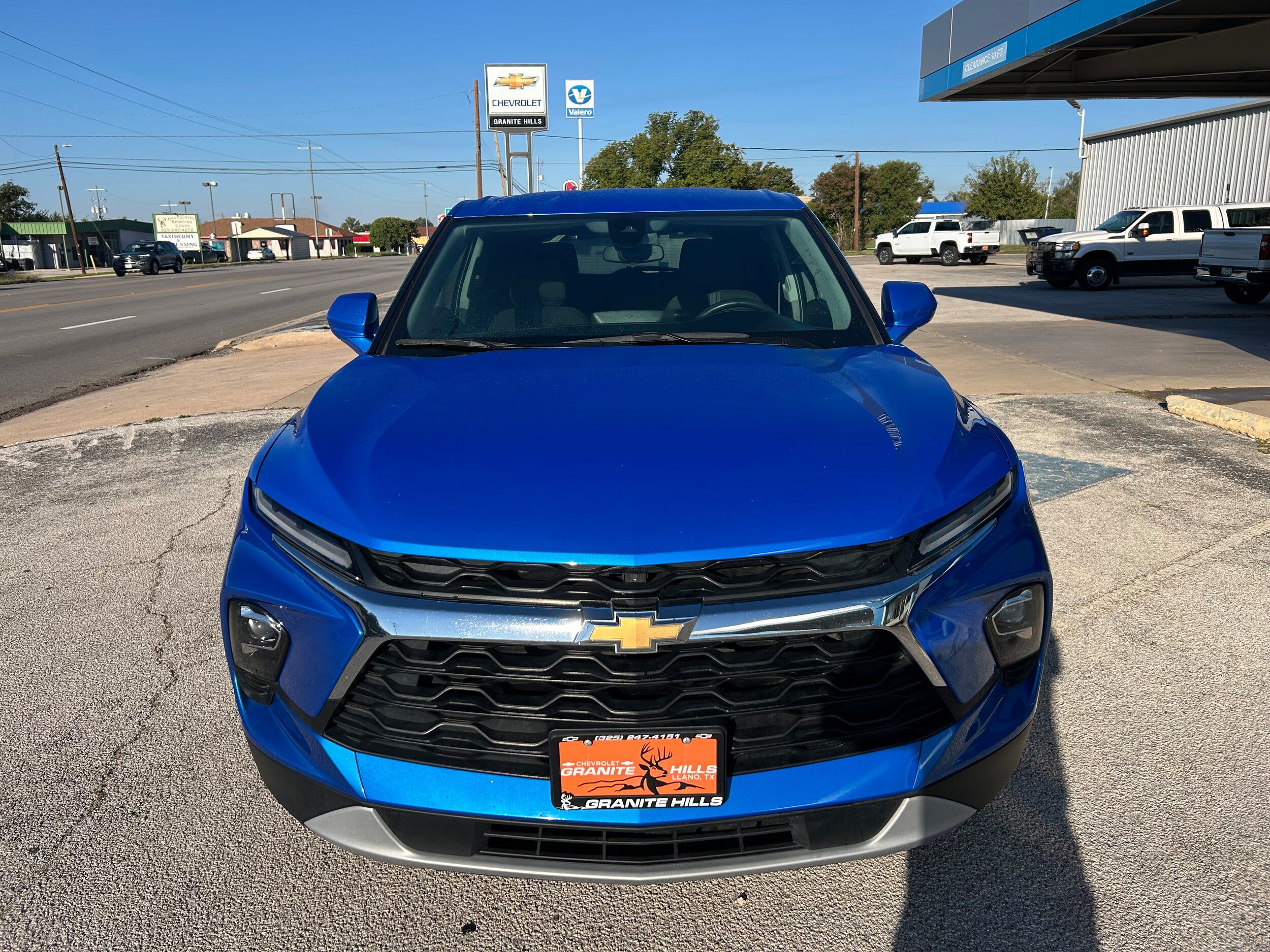 Used 2025 Chevrolet Blazer LT FWD image 2