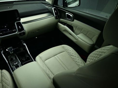 Certified 2023 Kia Sorento SX image 16