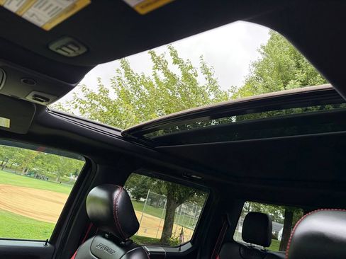 Used 2020 Ford F150 Lariat w/ Equipment Group 502A Luxury AWD/4WD image 18