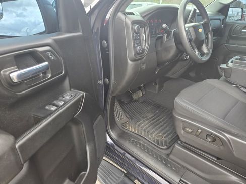 Used 2023 Chevrolet Silverado 1500 Custom w/ LPO, Dark Essentials Package image 6