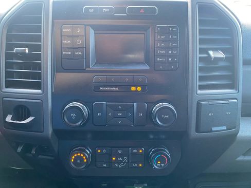 Used 2017 Ford F550 4x4 Regular Cab Super Duty image 14