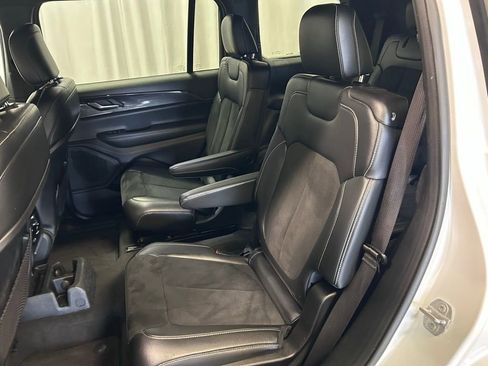 Used 2023 Jeep Grand Cherokee L Laredo image 20