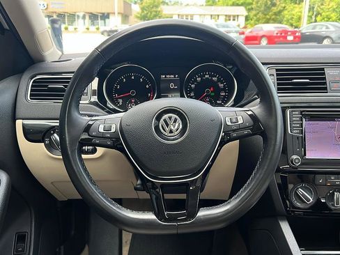 Used 2016 Volkswagen Jetta SEL FWD image 12