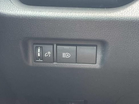 Used 2021 Toyota RAV4 LE FWD image 26