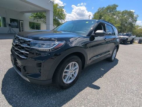 New 2026 Ford Explorer Active RWD image 9