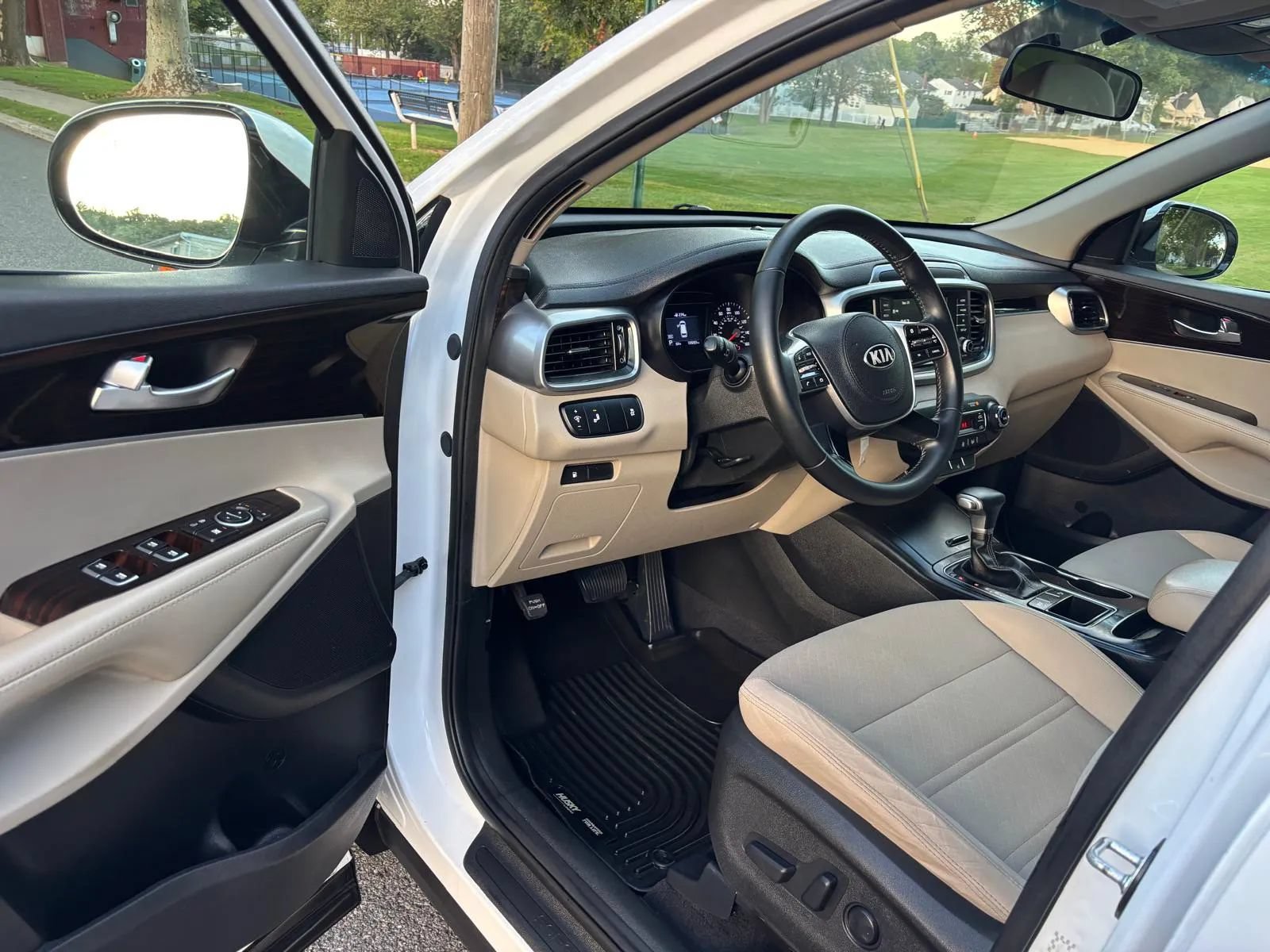 Used 2020 Kia Sorento LX w/ LX I4 Convenience Package FWD image 13