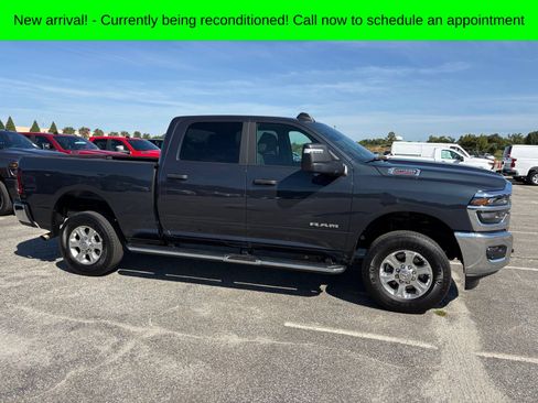 Used 2026 RAM 2500 Big Horn AWD/4WD image 2