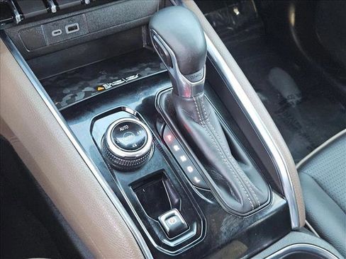 Used 2023 GMC Canyon Denali image 12