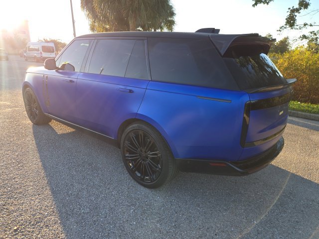 Used 2025 Land Rover Range Rover Long Wheelbase SE AWD/4WD image 3