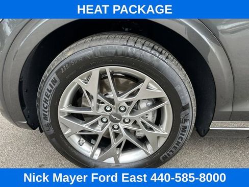 Used 2025 Genesis GV70 2.5T w/ Select Package AWD/4WD image 36