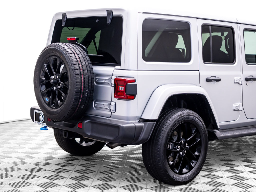 Used 2023 Jeep Wrangler Unlimited Sahara w/ Cold Weather Group AWD/4WD image 32