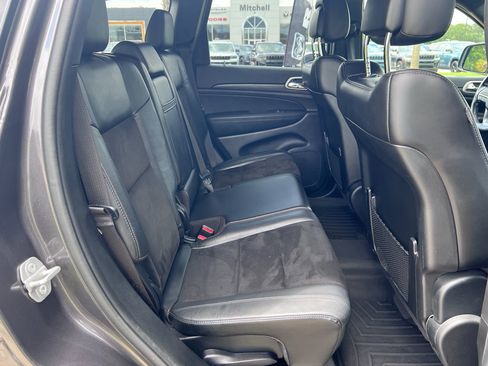 Used 2020 Jeep Grand Cherokee Altitude RWD image 13