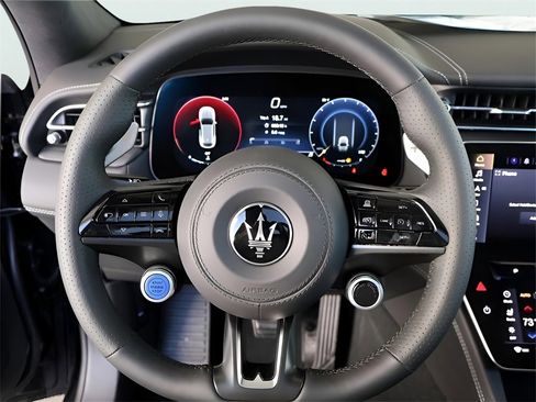 New 2025 Maserati Grecale Modena image 30