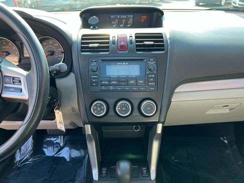Used 2014 Subaru Forester 2.5i Premium w/ All-Weather Package image 17