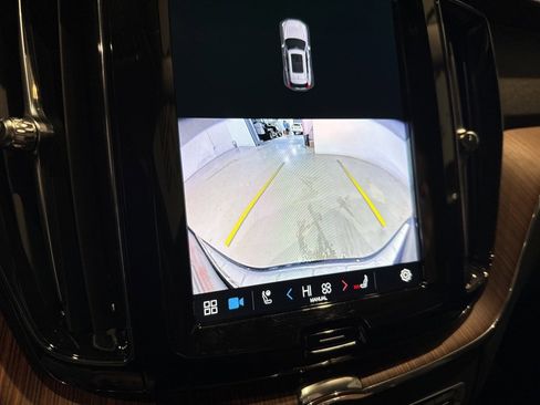 Used 2024 Volvo XC60 B5 Plus w/ Protection Package Premier image 22