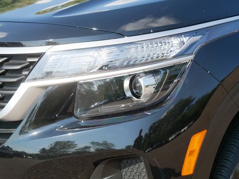 Certified 2023 Kia Seltos LX AWD/4WD image 16