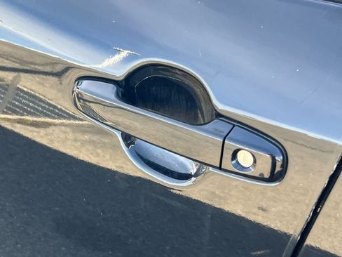 Used 2012 Toyota Camry SE image 19