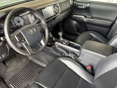 Used 2020 Toyota Tacoma TRD Sport w/ TRD Premium Sport Package image 13