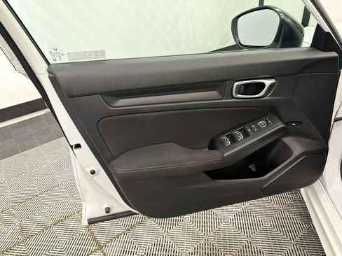 Used 2023 Honda Civic Sport image 11