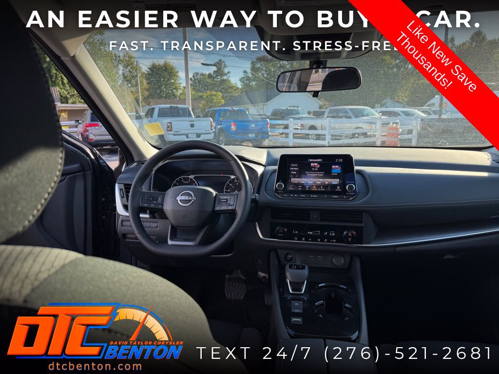 Used 2026 Nissan Rogue SV FWD image 11