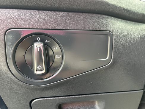 Used 2018 Volkswagen Tiguan SE AWD/4WD image 20