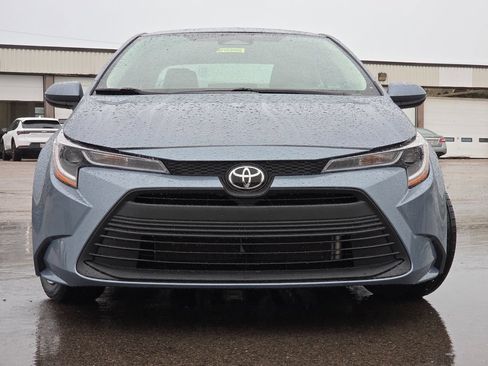 Used 2024 Toyota Corolla LE FWD image 3