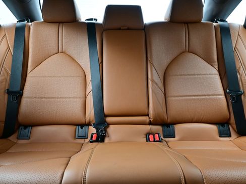 Used 2019 Toyota Avalon Limited image 17