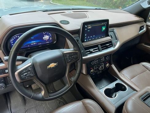 Used 2024 Chevrolet Suburban High Country AWD/4WD image 6