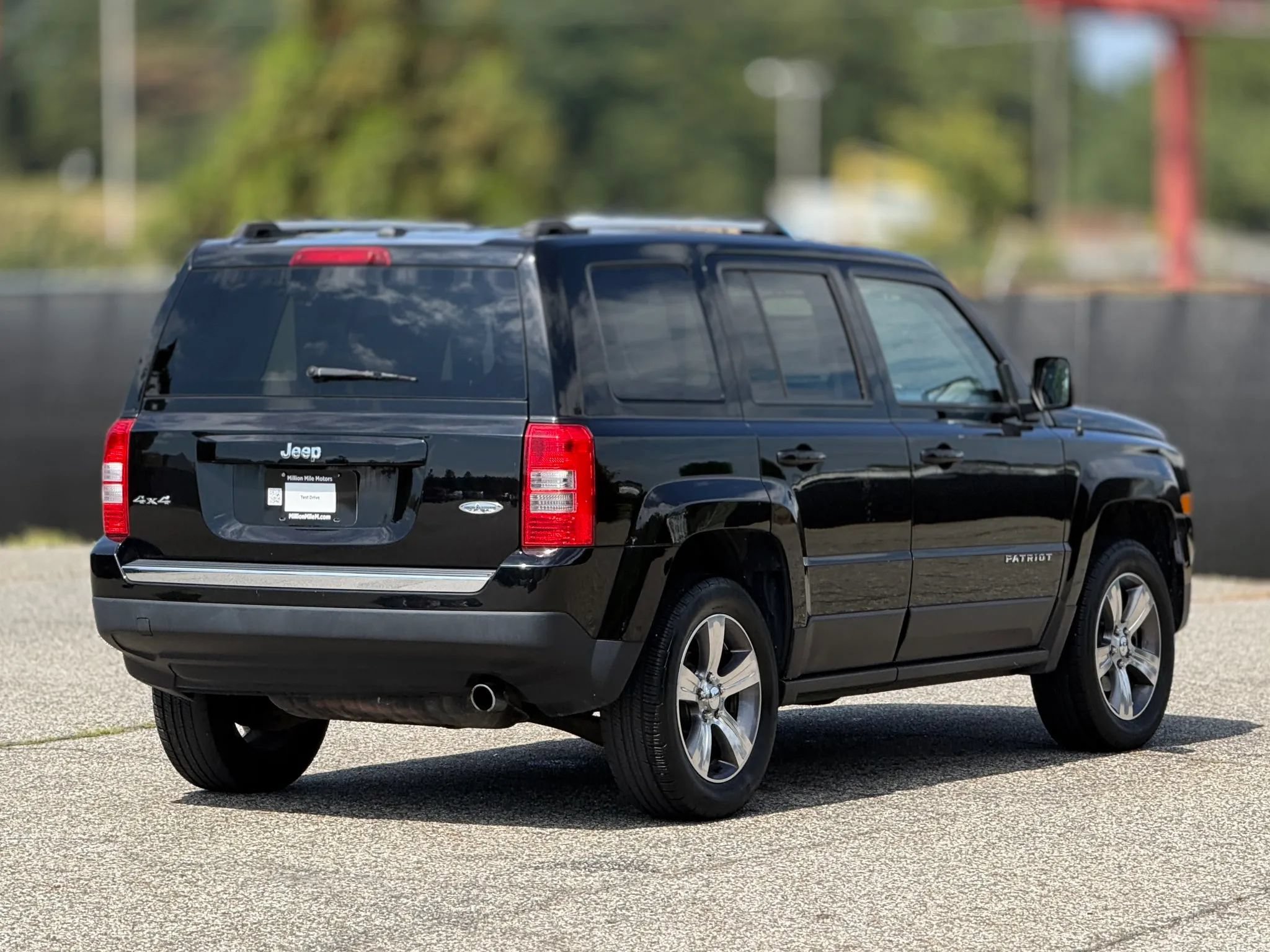 Used 2017 Jeep Patriot High Altitude AWD/4WD image 9