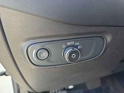 Used 2024 Chevrolet Equinox LT FWD image 27