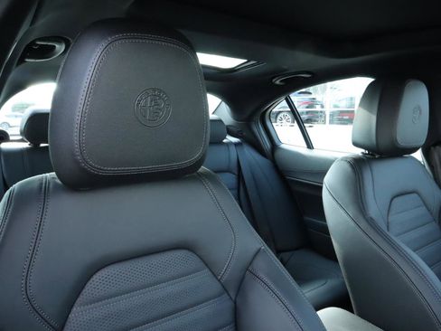 New 2025 Alfa Romeo Giulia w/ Veloce Package Rwd image 24