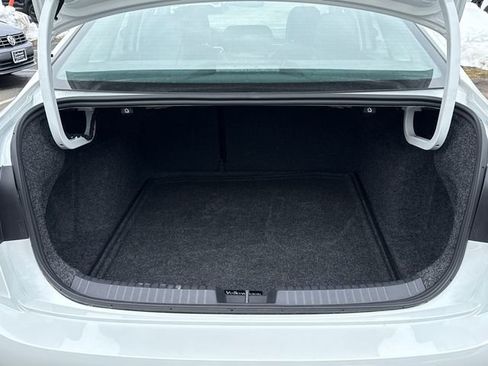 Certified 2025 Volkswagen Jetta SEL image 28