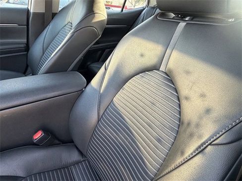 Used 2024 Toyota Camry SE image 23
