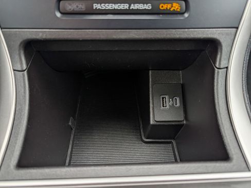 Used 2023 Ford Edge SEL image 25