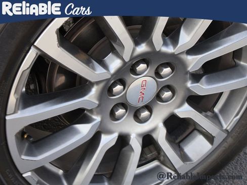 Used 2021 GMC Acadia Denali w/ Denali Technology Package image 23