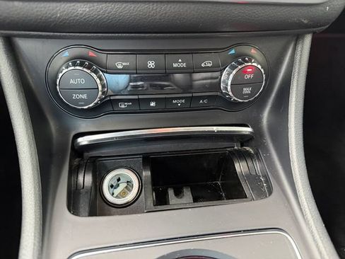 Used 2020 Mercedes-Benz GLA 250 4MATIC image 22