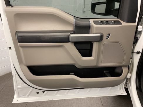 Used 2022 Ford F350 XLT image 18