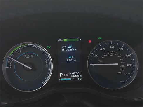 Certified 2023 Subaru Crosstrek Hybrid w/ Moonroof Package w/Navigation image 18