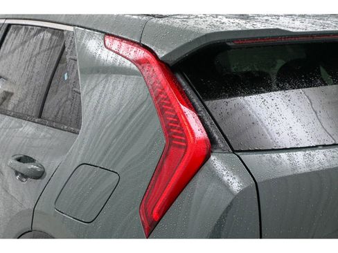 New 2025 Kia Niro EX w/ EX Cold Weather Package image 10