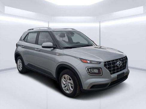Used 2020 Hyundai Venue SEL w/ Convenience Package FWD image 1