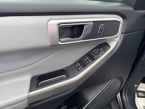 Used 2023 Ford Explorer XLT w/ Equipment Group 202A image 18