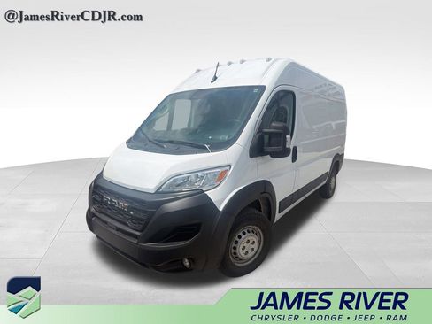 Used 2025 RAM ProMaster 2500 w/ Convenience Group FWD image 10