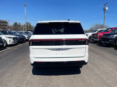 Used 2025 Lincoln Navigator Reserve w/ Jet Appearance Package AWD/4WD image 5