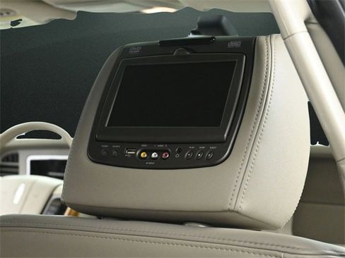 Used 2014 Lincoln Navigator 4WD image 18